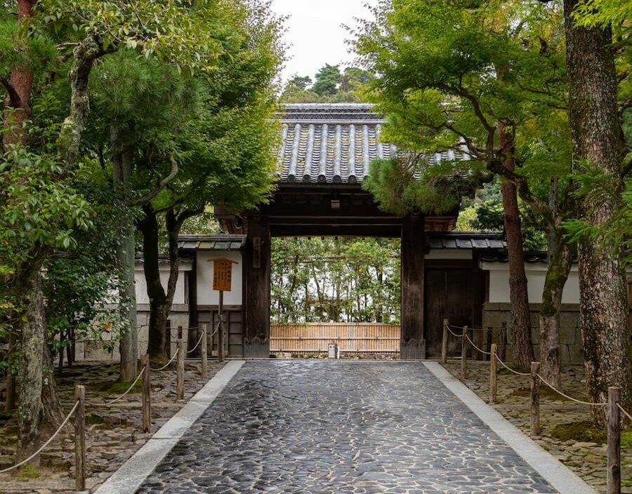 Entrée d’un temple japonais à Kyoto