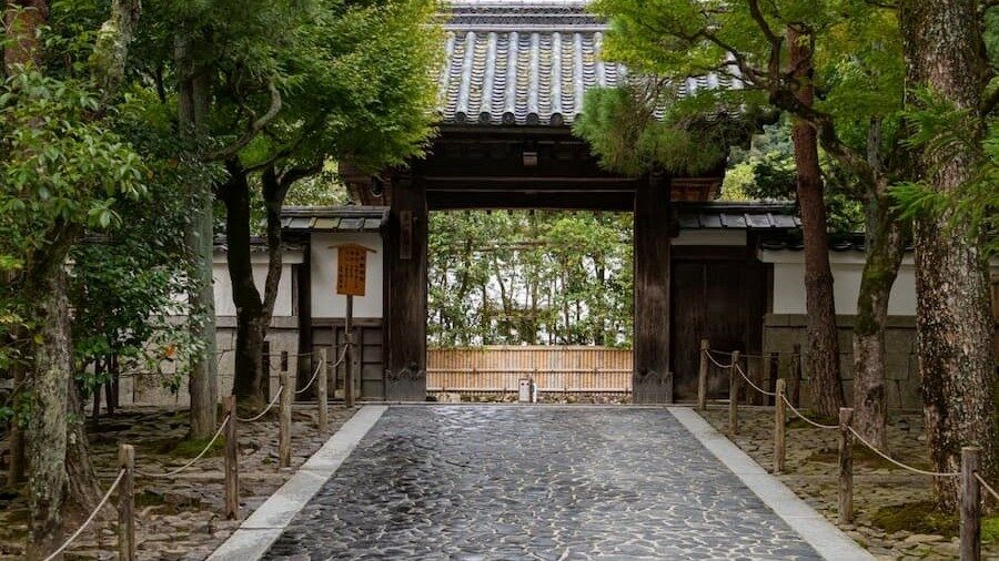 Entrée d’un temple japonais à Kyoto